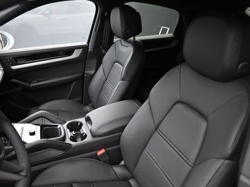 New 2025 Porsche Cayenne S image 9