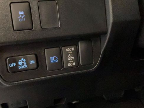 Used 2021 Toyota Tacoma TRD Off-Road w/ Technology Package AWD/4WD image 21