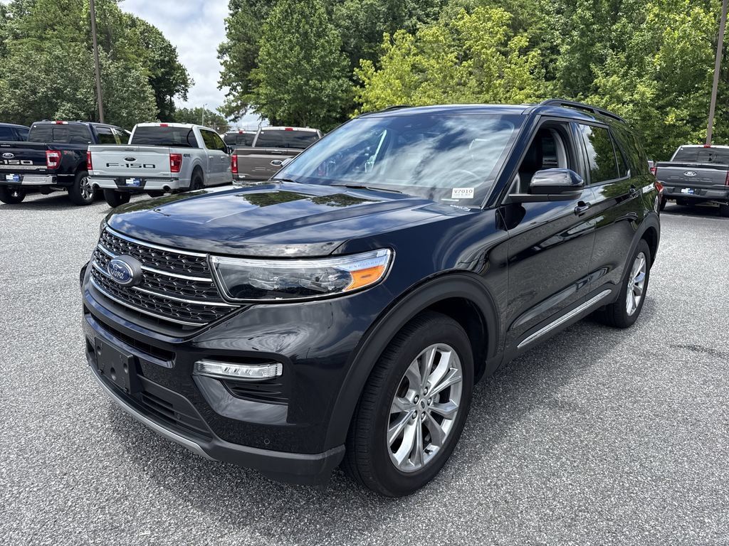 Used 2024 Ford Explorer XLT w/ Equipment Group 202A AWD/4WD image 3