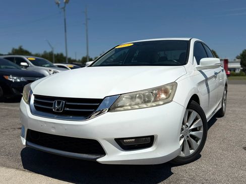 Used 2015 Honda Accord Touring image 12