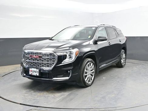 Used 2023 GMC Terrain Denali w/ Denali Premium Package AWD/4WD image 7