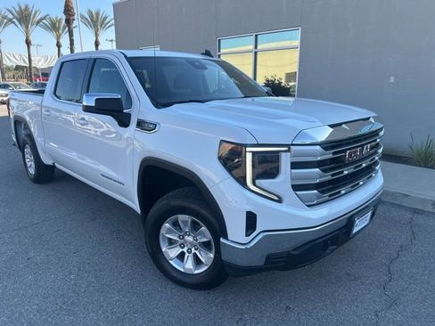 Used 2023 GMC Sierra 1500 SLE image 2