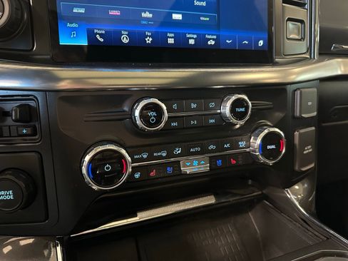 Used 2022 Ford F150 Lariat w/ Equipment Group 502A High image 33