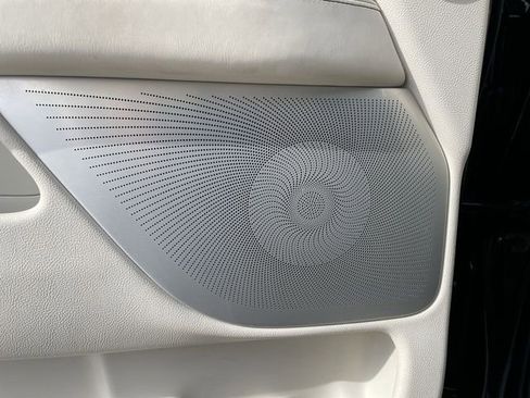 Used 2021 Lincoln Navigator Black Label w/ Cargo Convenience Package image 25