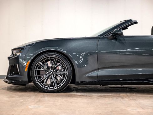 Used 2018 Chevrolet Camaro ZL1 image 22