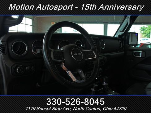 Used 2021 Jeep Wrangler Unlimited Sahara w/ Dual Top Group AWD/4WD image 17