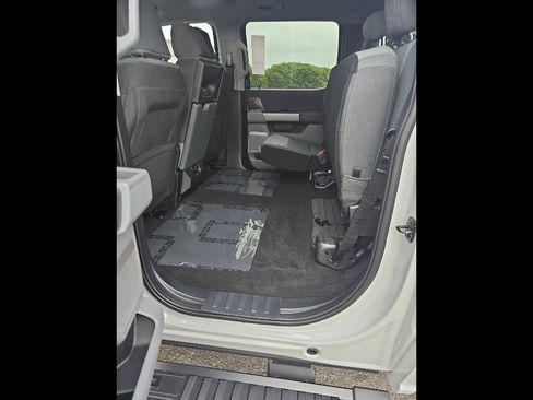 New 2025 Ford F250 XLT w/ Black Appearance Package image 59