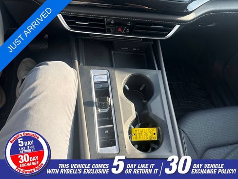 Used 2024 Volkswagen Atlas SE AWD/4WD image 18