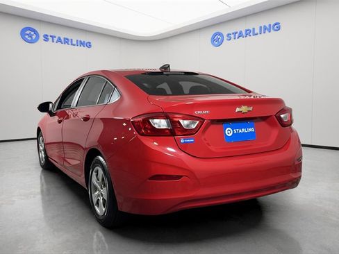 Used 2018 Chevrolet Cruze LS image 6