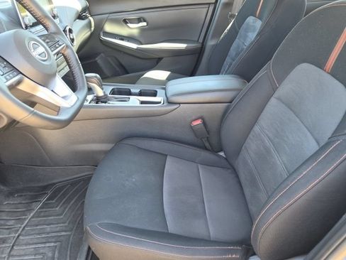 Used 2024 Nissan Sentra SR FWD image 9