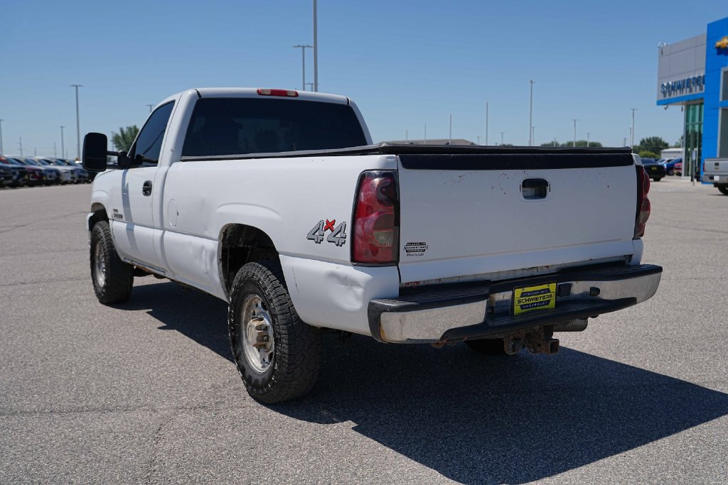 Used 2006 Chevrolet Silverado 2500 W/T w/ Heavy-Duty Power Package AWD/4WD image 8