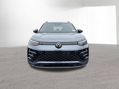 New 2026 Volkswagen Tiguan SE R-Line AWD/4WD image 3