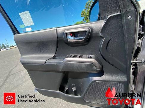 Used 2021 Toyota Tacoma TRD Off-Road w/ Technology Package AWD/4WD image 34