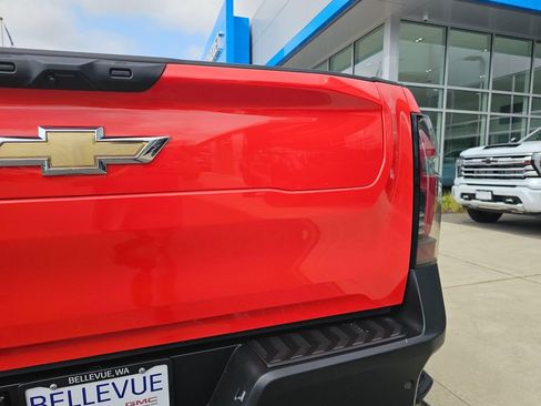 Used 2025 Chevrolet Silverado EV LT w/ LT Premium Package AWD/4WD image 25