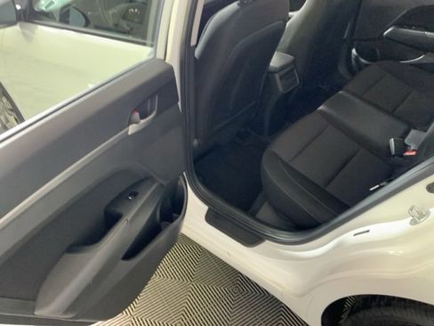 Used 2017 Hyundai Elantra Value Edition w/ Cargo Package image 31