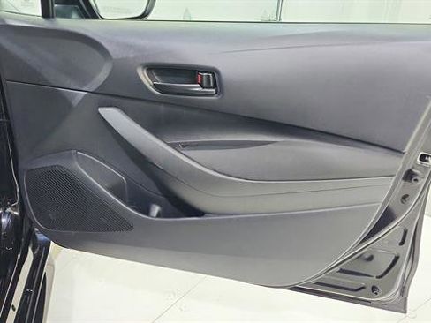 Used 2025 Toyota Corolla LE FWD image 24