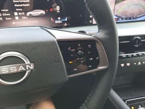 New 2025 Nissan Murano SL image 13