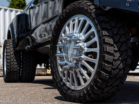 Used 2023 Ford F450 Platinum image 19