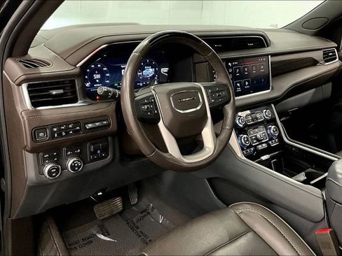 Used 2023 GMC Yukon XL Denali w/ Denali Reserve Package AWD/4WD image 16