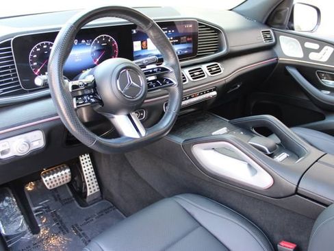 Used 2024 Mercedes-Benz GLS 450 4MATIC w/ AMG Line Exterior image 9