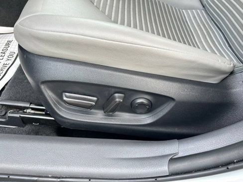 Used 2024 Toyota Camry SE FWD image 14
