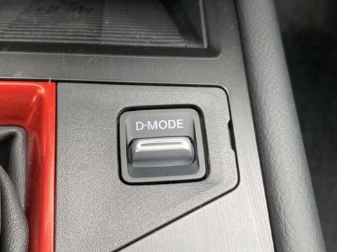 Certified 2025 Nissan Kicks SR image 20