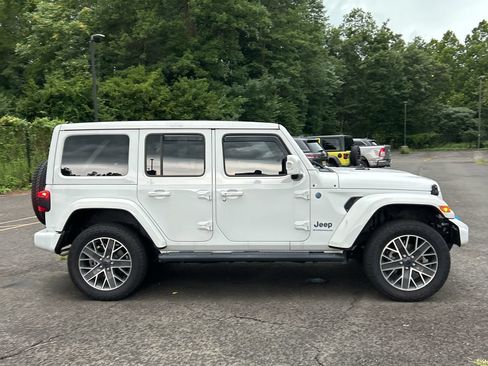 Used 2024 Jeep Wrangler High Altitude AWD/4WD image 8