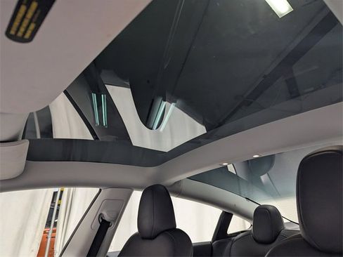 Used 2023 Tesla Model 3 Standard Range image 13