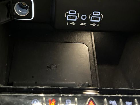 Used 2024 Jeep Wagoneer Series II w/ Flexible Seating Group image 56