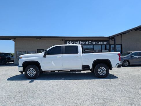Used 2020 Chevrolet Silverado 2500 LT w/ Convenience Package AWD/4WD image 11