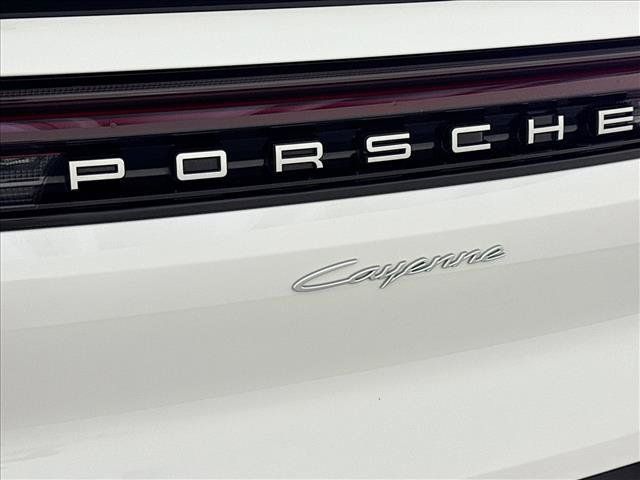 Certified 2025 Porsche Cayenne Coupe AWD/4WD image 25