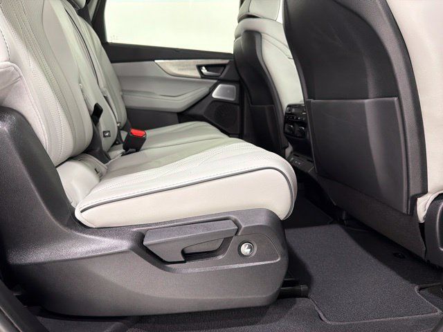 Certified 2026 Acura MDX w/ Advance Package AWD/4WD image 25