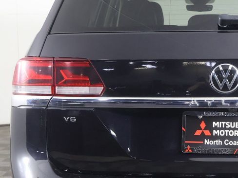 Used 2023 Volkswagen Atlas SEL Premium R-Line AWD/4WD image 18
