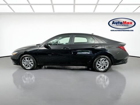Used 2026 Hyundai Elantra Hybrid FWD image 8