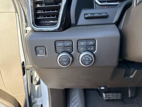 Used 2024 GMC Sierra 2500 Denali w/ Denali Reserve Package image 33