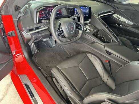 Used 2022 Chevrolet Corvette Stingray Coupe w/ 1LT RWD image 12