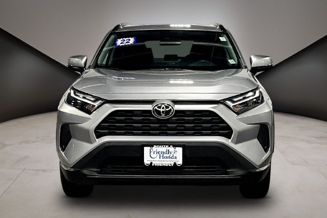 Used 2022 Toyota RAV4 XLE AWD/4WD image 2