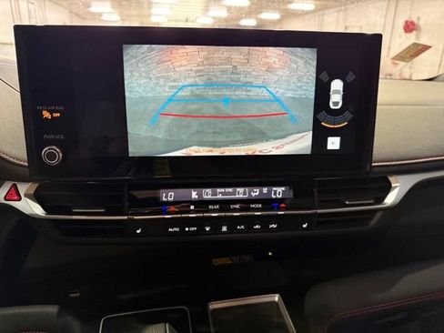 Used 2025 Toyota Sienna XSE w/ XSE Plus Package AWD/4WD image 37