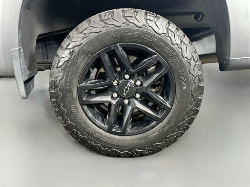 Used 2019 Chevrolet Silverado 1500 LT Trail Boss AWD/4WD image 34