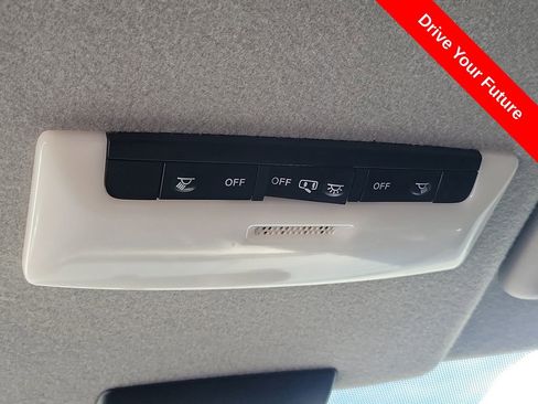 Used 2021 Nissan Kicks SV FWD image 18