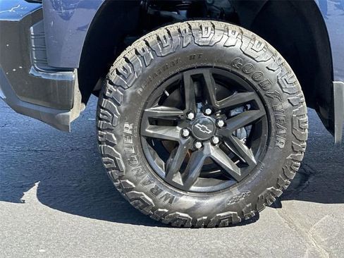 Certified 2021 Chevrolet Silverado 1500 LT Trail Boss w/ Safety Package AWD/4WD image 31