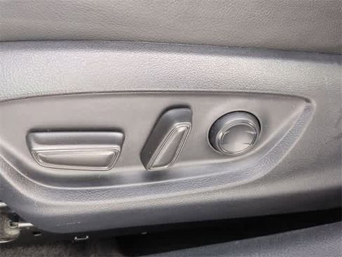 Used 2023 Toyota Camry SE image 16