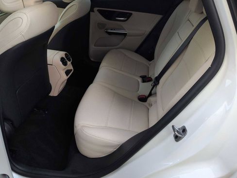 Used 2023 Mercedes-Benz GLC 300 4MATIC image 21