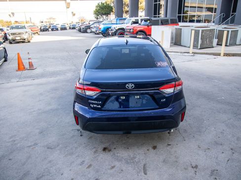 Certified 2025 Toyota Corolla LE image 8