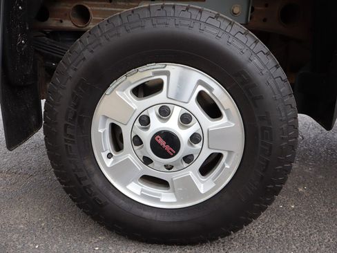 Used 2019 GMC Sierra 2500 SLE w/ Suspension Package, Off-Road AWD/4WD image 42