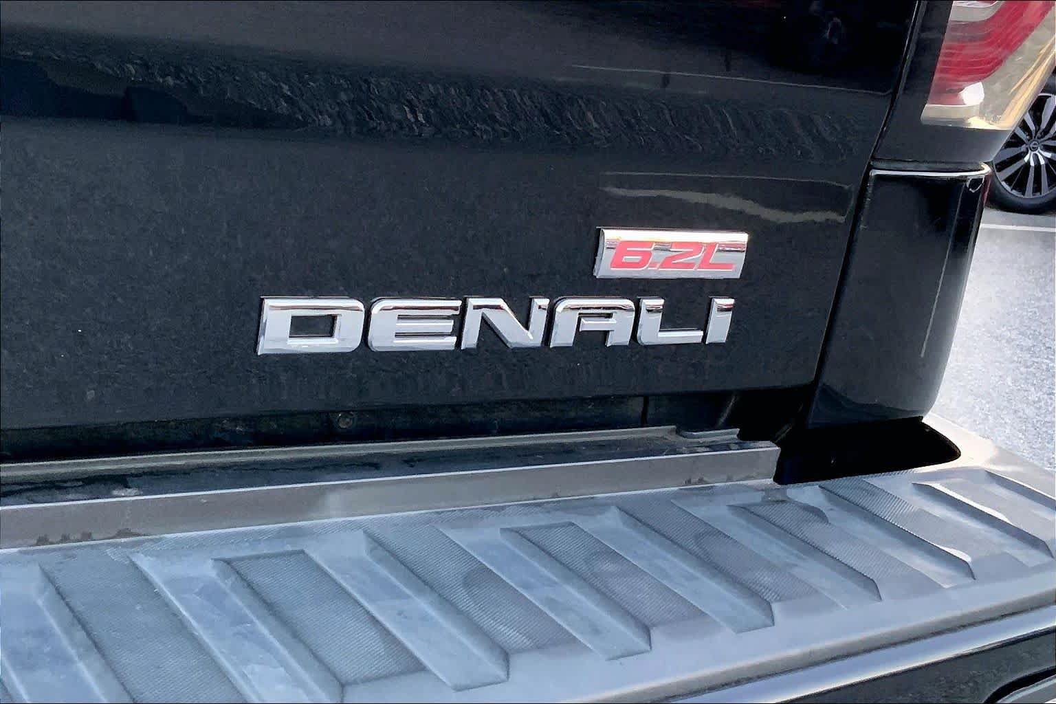 Used 2018 GMC Sierra 1500 Denali w/ Denali Ultimate Package AWD/4WD image 9