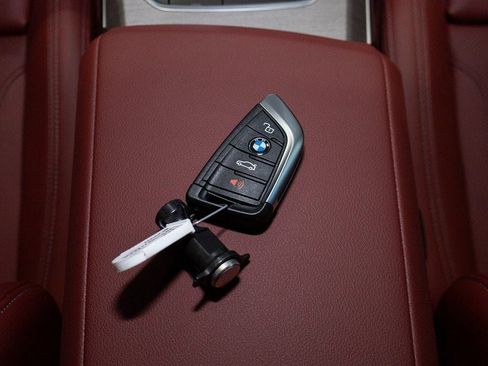 Used 2025 BMW 330i xDrive Sedan w/ Premium Package image 40