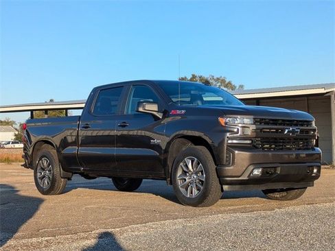 Used 2022 Chevrolet Silverado 1500 RST image 2