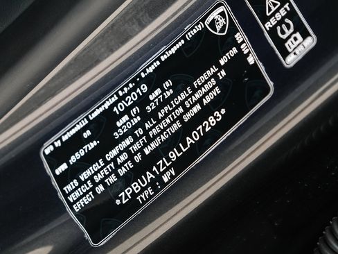 Used 2020 Lamborghini Urus image 66