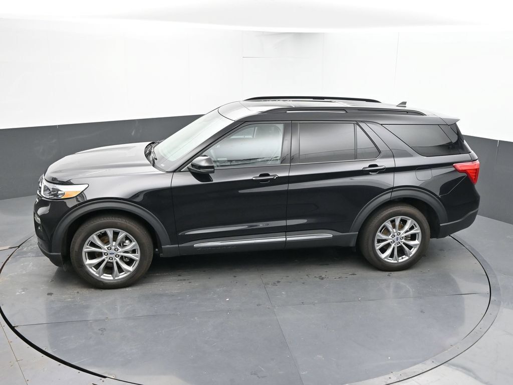 Used 2024 Ford Explorer XLT w/ Equipment Group 202A AWD/4WD image 44